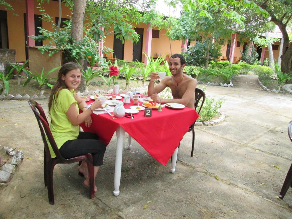 Shahira Hotel Nilaveli Bagian luar foto
